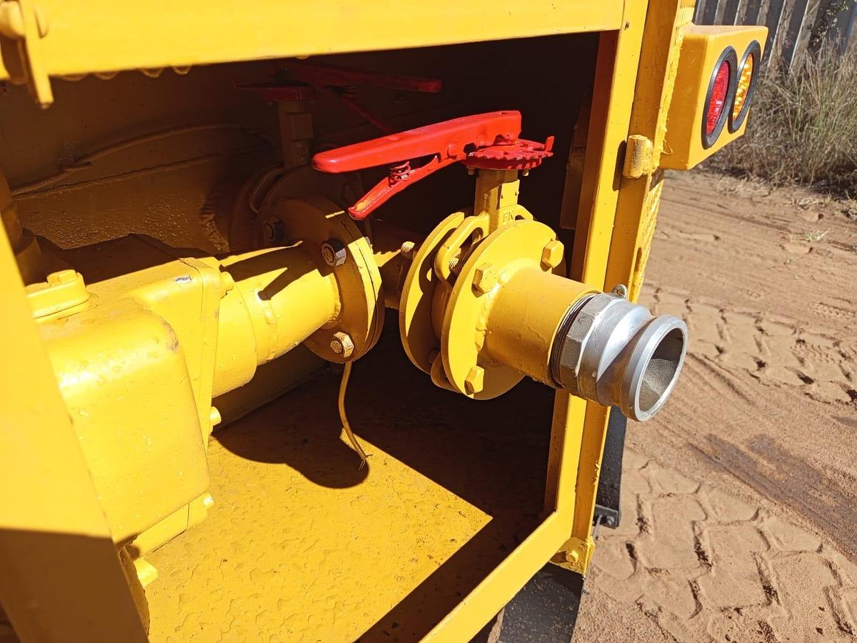 Used BELL B18D ARTICULATED WATER TANKER