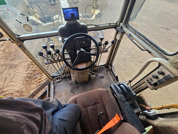 Used CATERPILLAR 140H GRADER (RUNNER)