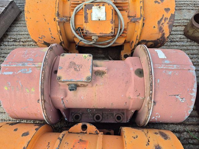 Used INVICTA 4KW 3-PHASE DUST PROTECTED VIBRATING MOTOR