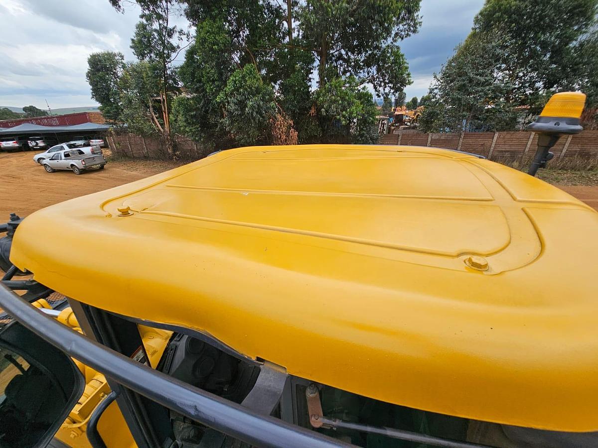 Used BELL L1204E FRONT END LOADER (USED)