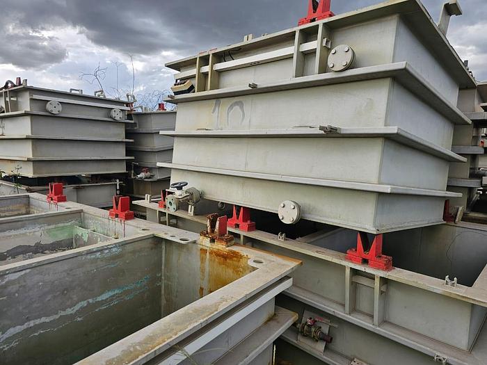 Used VARIOUS SIZES ACID STORAGE TANKS