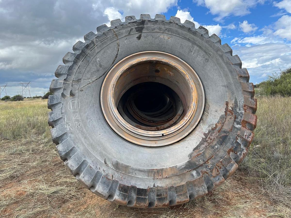 Used MIXED BRIDGESTONE EARTHMOVING TYRES - USED CONDITION
