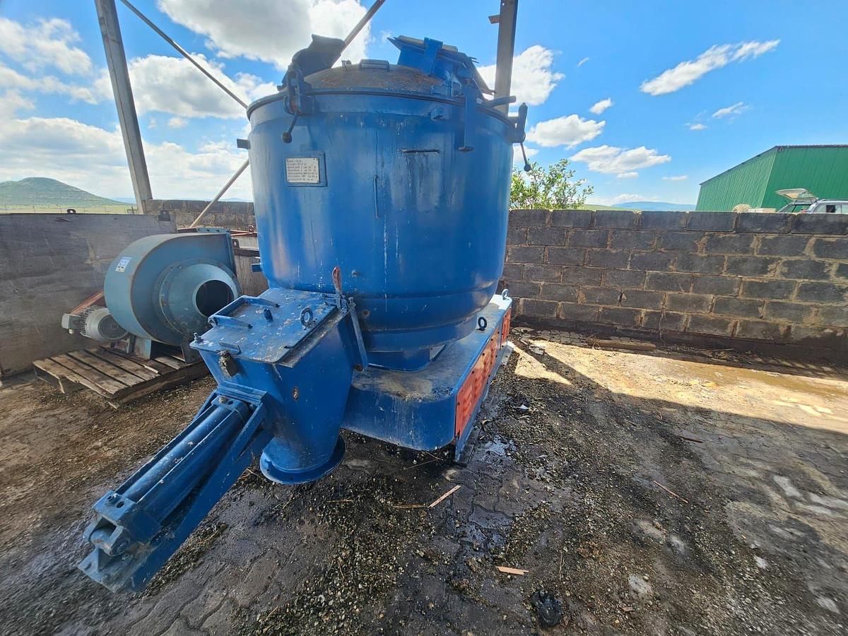 Used POT MIXER / BLENDER WITH ELECTRIC MOTOR