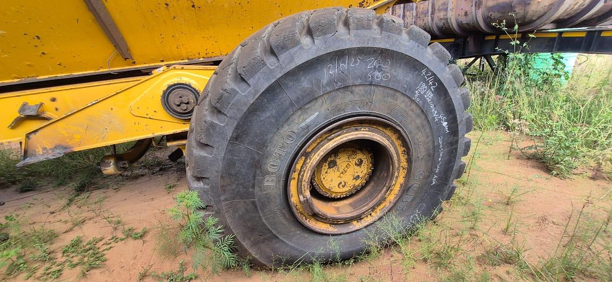 Used B40D (STRIPPING FOR PARTS)