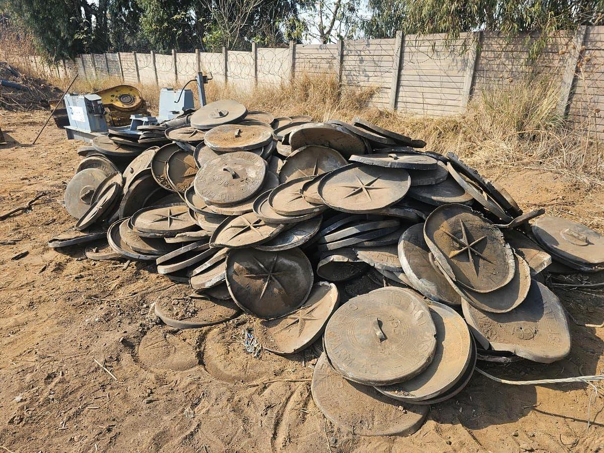 Used RUBBER DUSTBIN LIDS - USED CONDITION