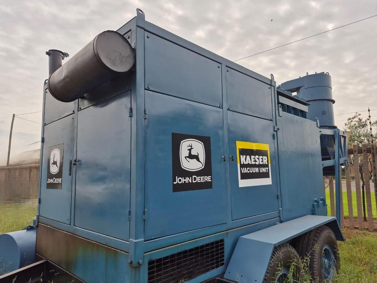 Used KAESER OMEGA MOBILE VACUUM UNIT - OPERATIONAL
