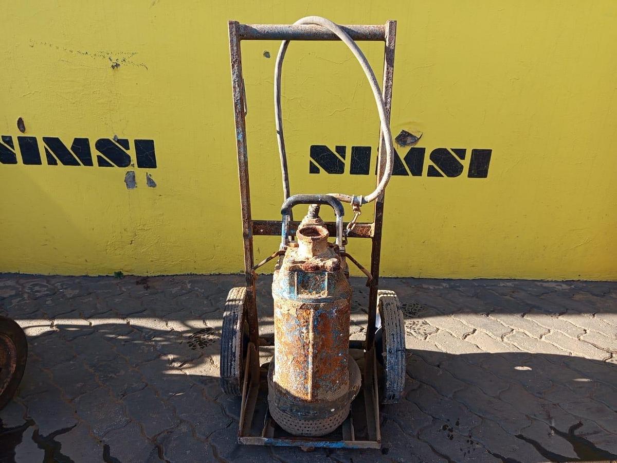 Used SUBMERSIBLE PUMP (NO PLATE)