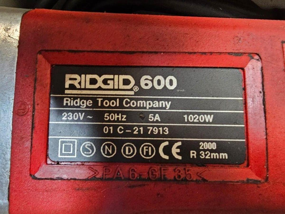 Used RIDGID 600 HEAVY DUTY PIPE THREADING MACHINE WITH DIES