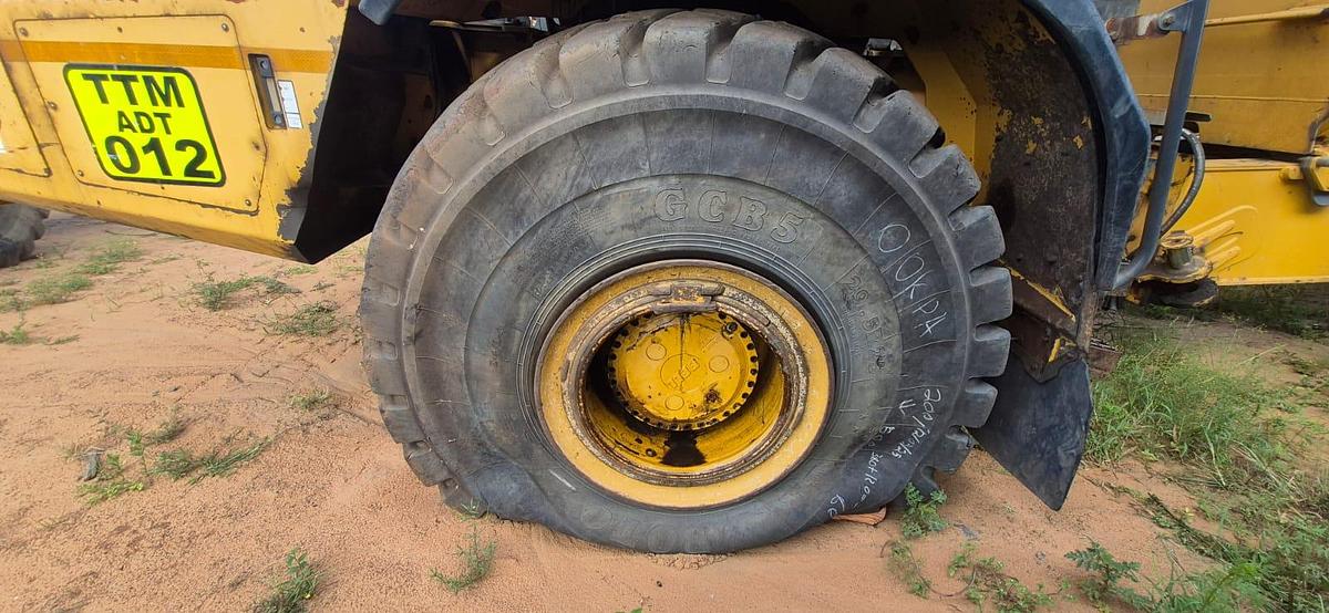 Used B40D (STRIPPING FOR PARTS)