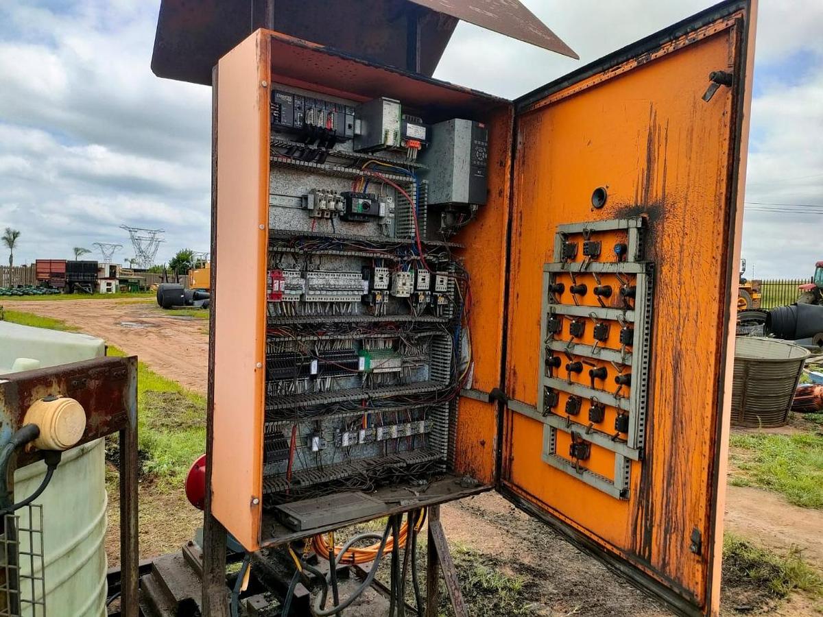 Used AGGREGATE TANKS WITH 2 SEW PERITECTIC PUMPS AND 1 MOTOR