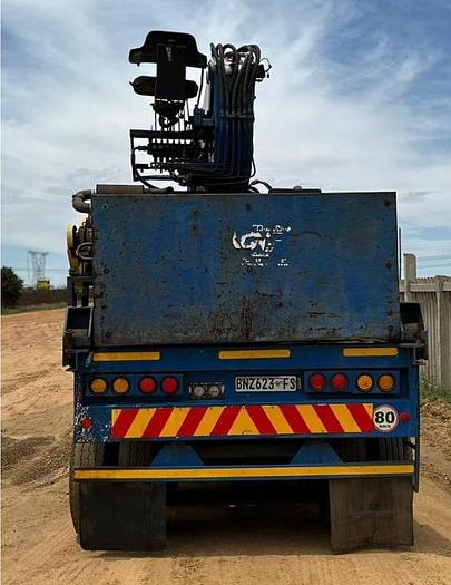 Used 1 X TRI-AXLE FLAT DECK TRAILER WITH KENNIS 3.2 TON DIESEL POWERED BRICK CRANE & GRAB (TRUCK NOT INCLUDED)