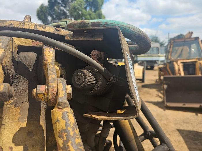 Used HYDRAULIC OPERATED STEEL GRAB