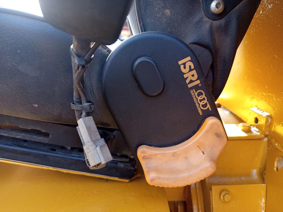 Used BELL 120 SUPER 2.75 TON ROUGH TERRAIN FORKLIFT(USED CONDITION)