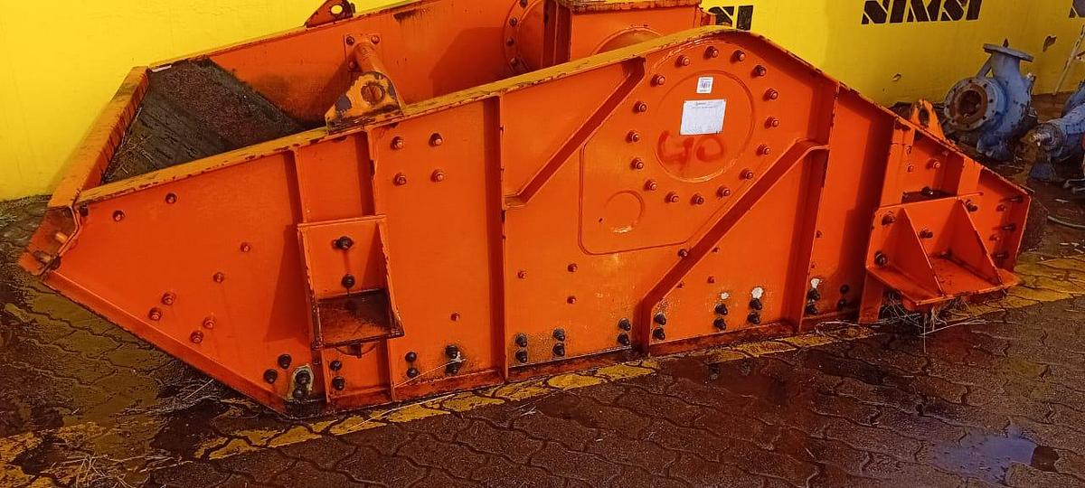 Used VIBRATING SCREEN WITHOUT MOTORS (USED)