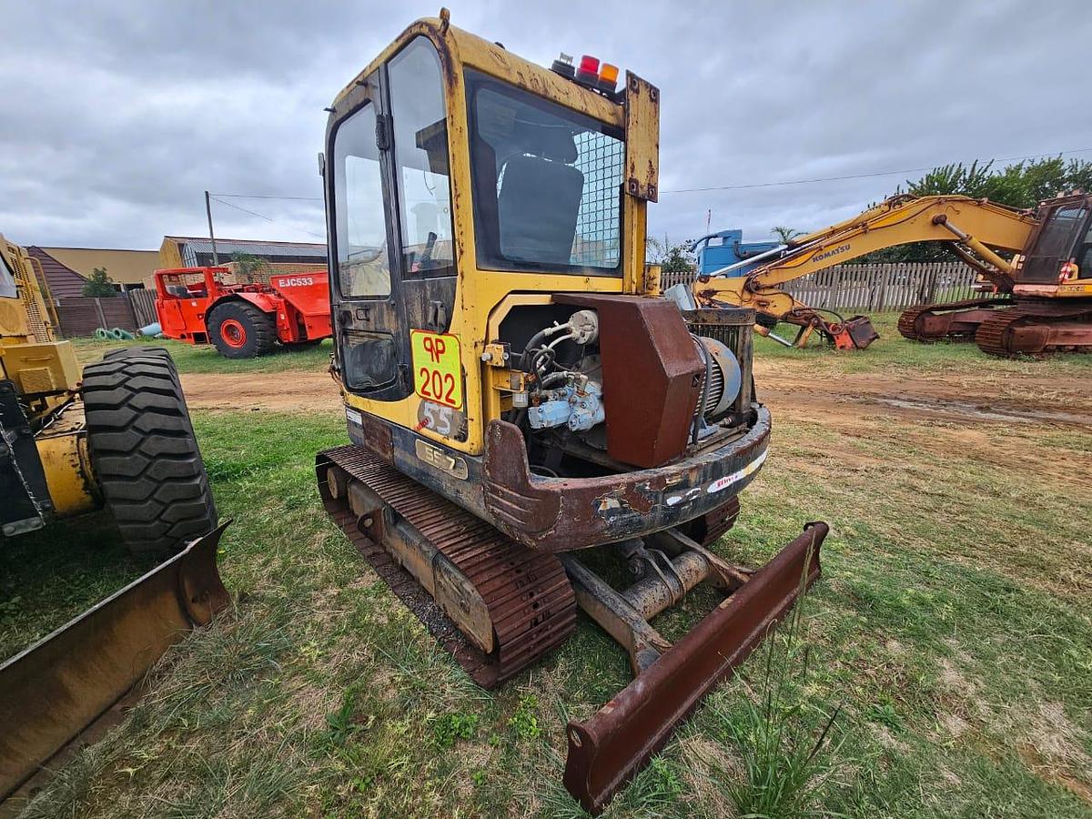 Used HYUNDAI ROBEX 55-7 EXCAVATOR