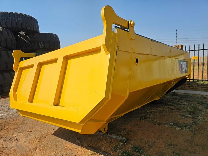 Used CATERPILLAR 730C2 BED