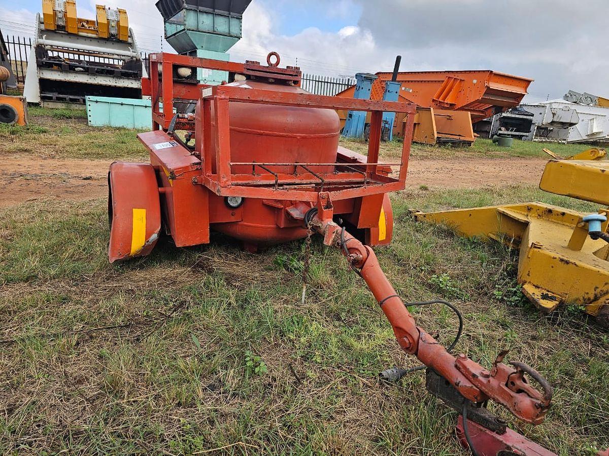Used 400 LITRE SINGLE AXLE ZULFIRE TANKER TRAILER