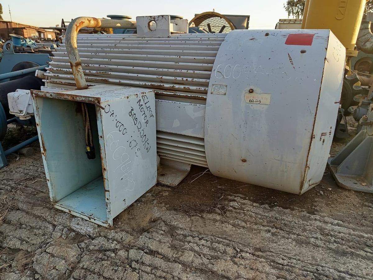 Used 220 KW INDUCTION MOTOR - USED CONDITION