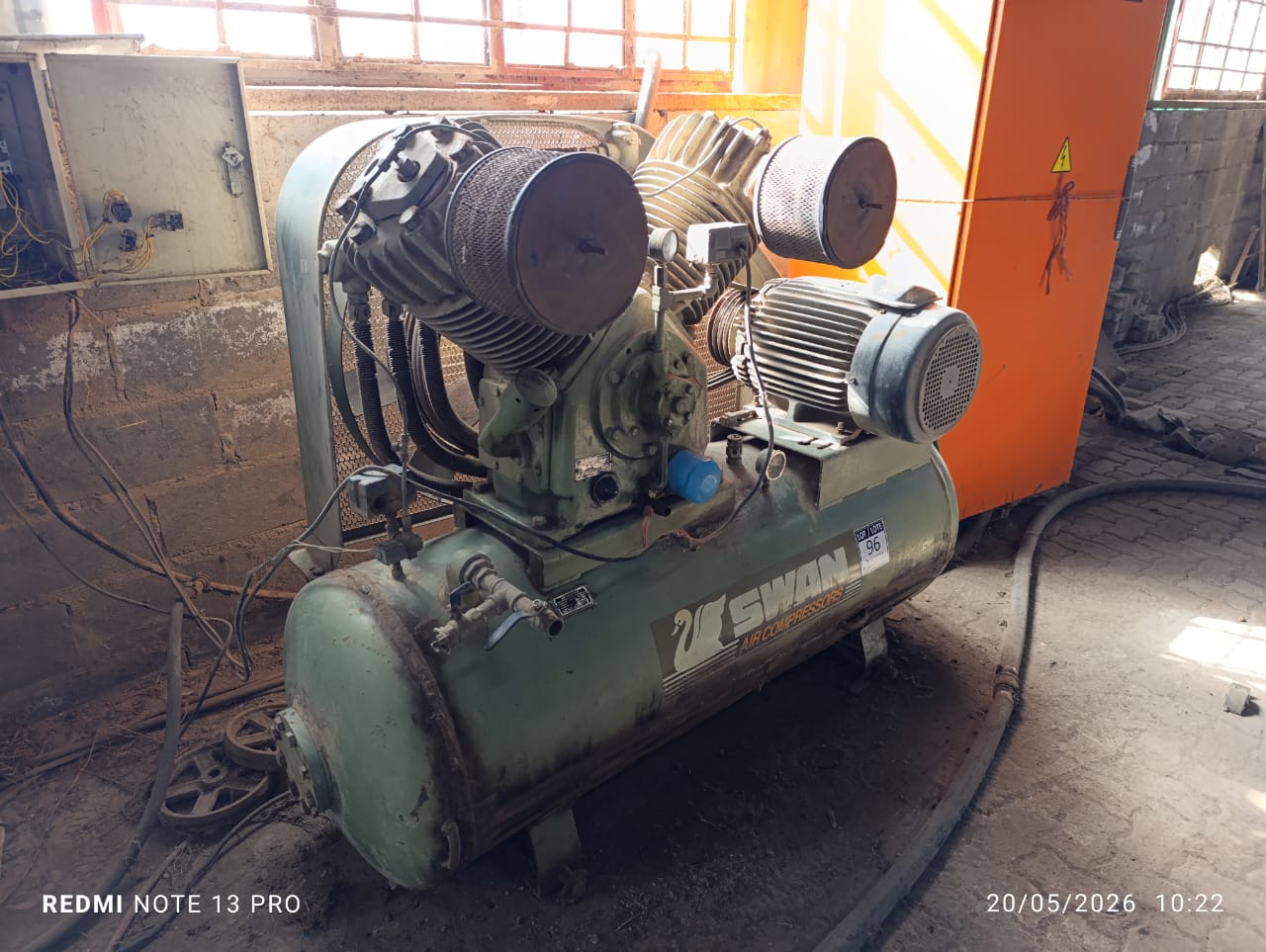 Used 400 LITRE SWAN AIR COMPRESSOR