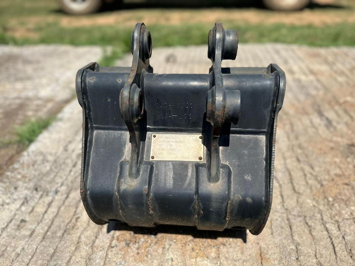 Used CAT SKIDSTEER OR MINI EXCAVATOR BUCKET