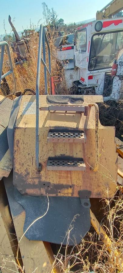 Used BELL B50D LEFT HAND FRONT FENDER