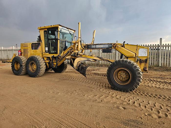 Used CATERPILLAR 140H GRADER (RUNNER)