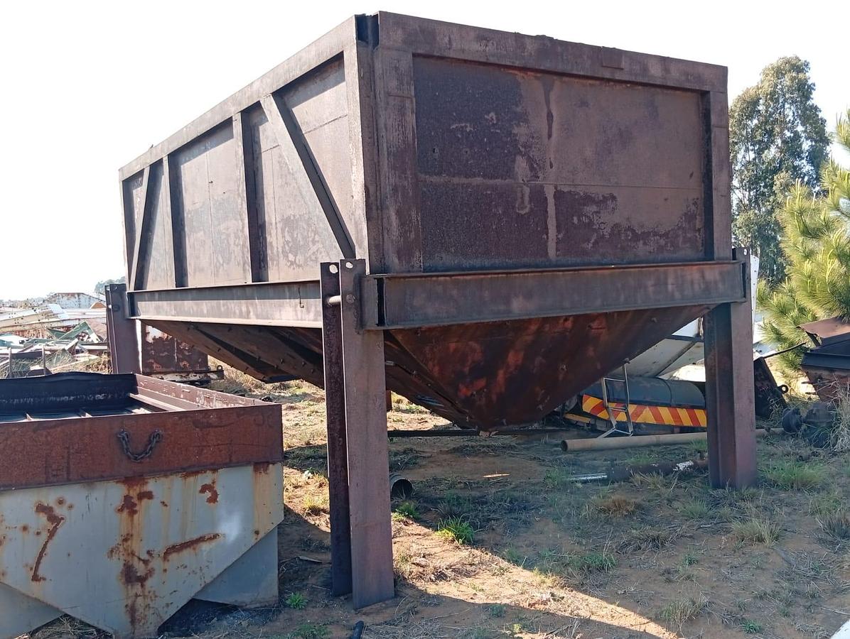 Used SKID BIN / CHUTE
