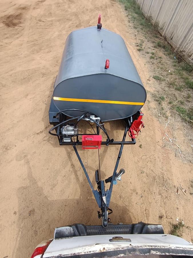 Used HEAVY DUTY 2500 LITRE DIESEL BOWSER TRAILER WITH PUMP & METER- USED CONDITION