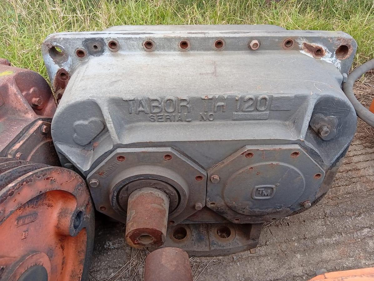 Used TABOR TH 120 VIBRATING SCREEN MECHANISM (EXCITER)
