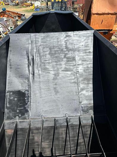 Used BELL 2806D 4X4 ARTICULATED HAULER WITH BOTTOM DISCHARGE TRI AXLE TRAILER (RUNNER)