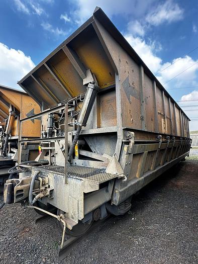 Used RDS BOTTOM SIDE DISCHARGE HOPPER