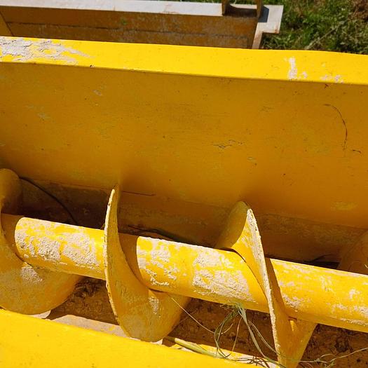 Used MIXER WITH SCREW CONVEYOR AND ELECTRIC MOTOR