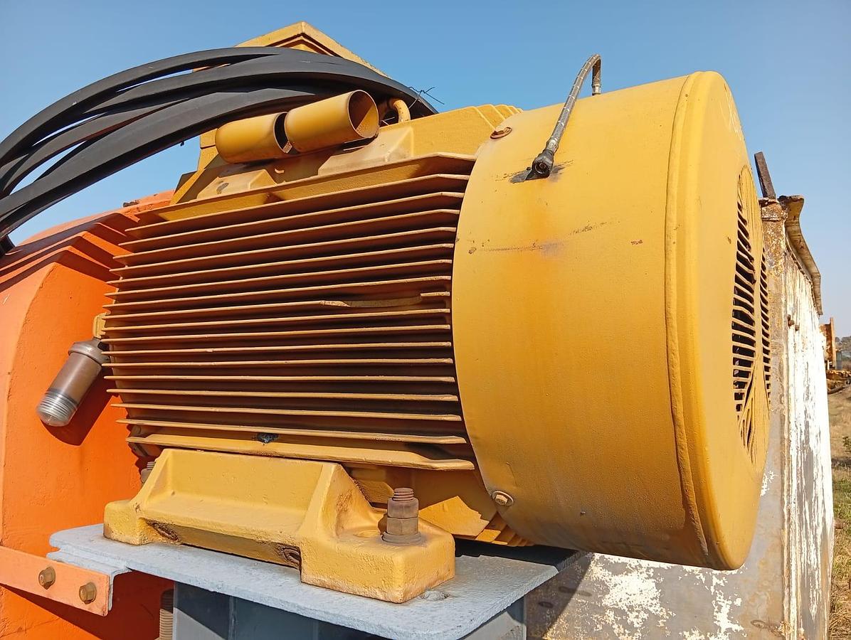 Used BOX STORAGE TANK WITH 132KW INDUCTION MOTOR