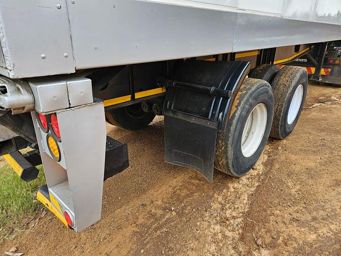 Used SERCO DOUBLE AXLE ISOLATED BODY TRAILER WITH RAVIOLI TAIL LIFT