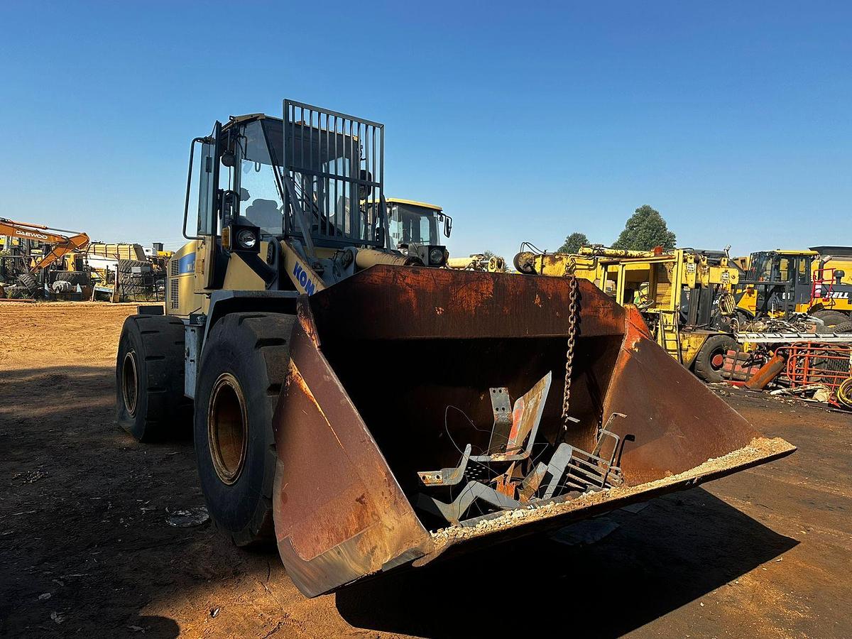 Used KOMATSU WA250-6 FRONT END LOADER - INOPERABLE