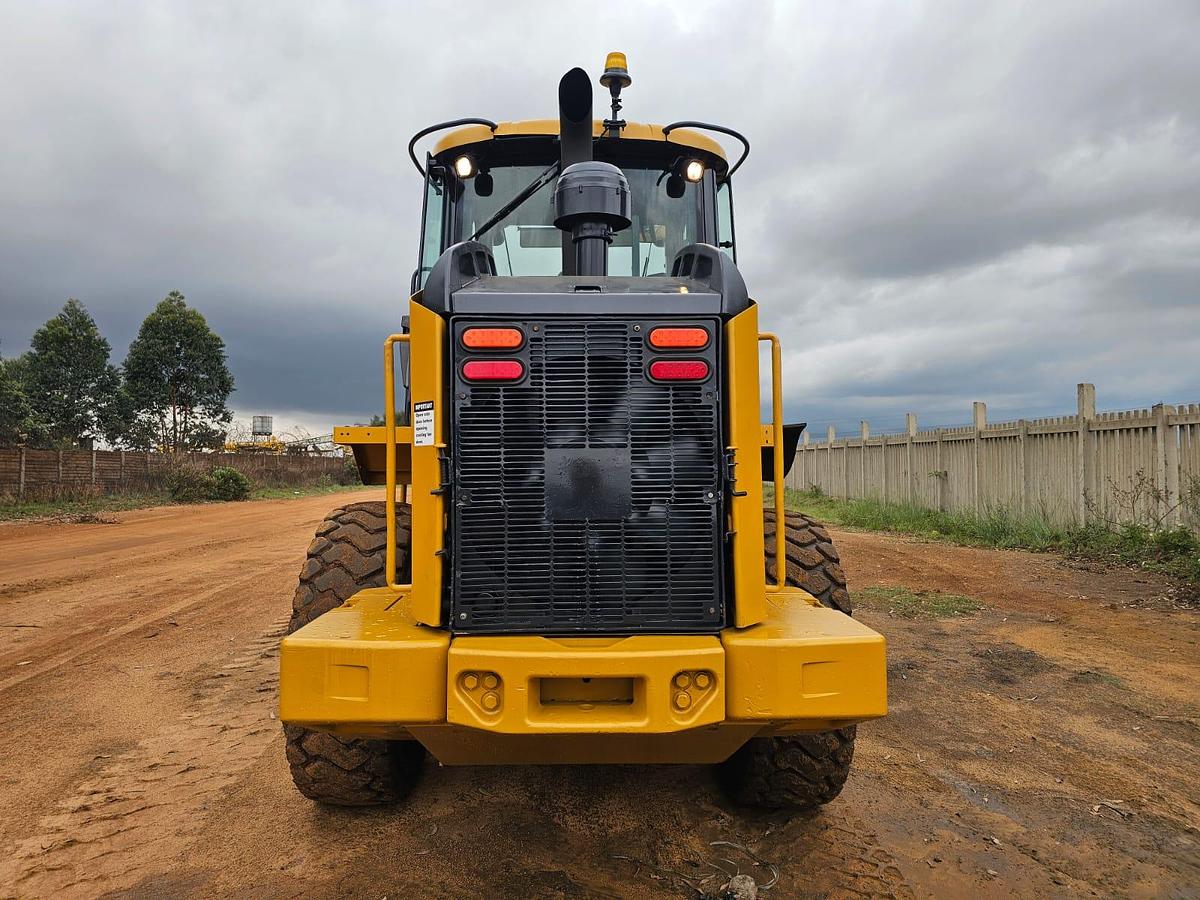 Used BELL L1204E FRONT END LOADER (USED)