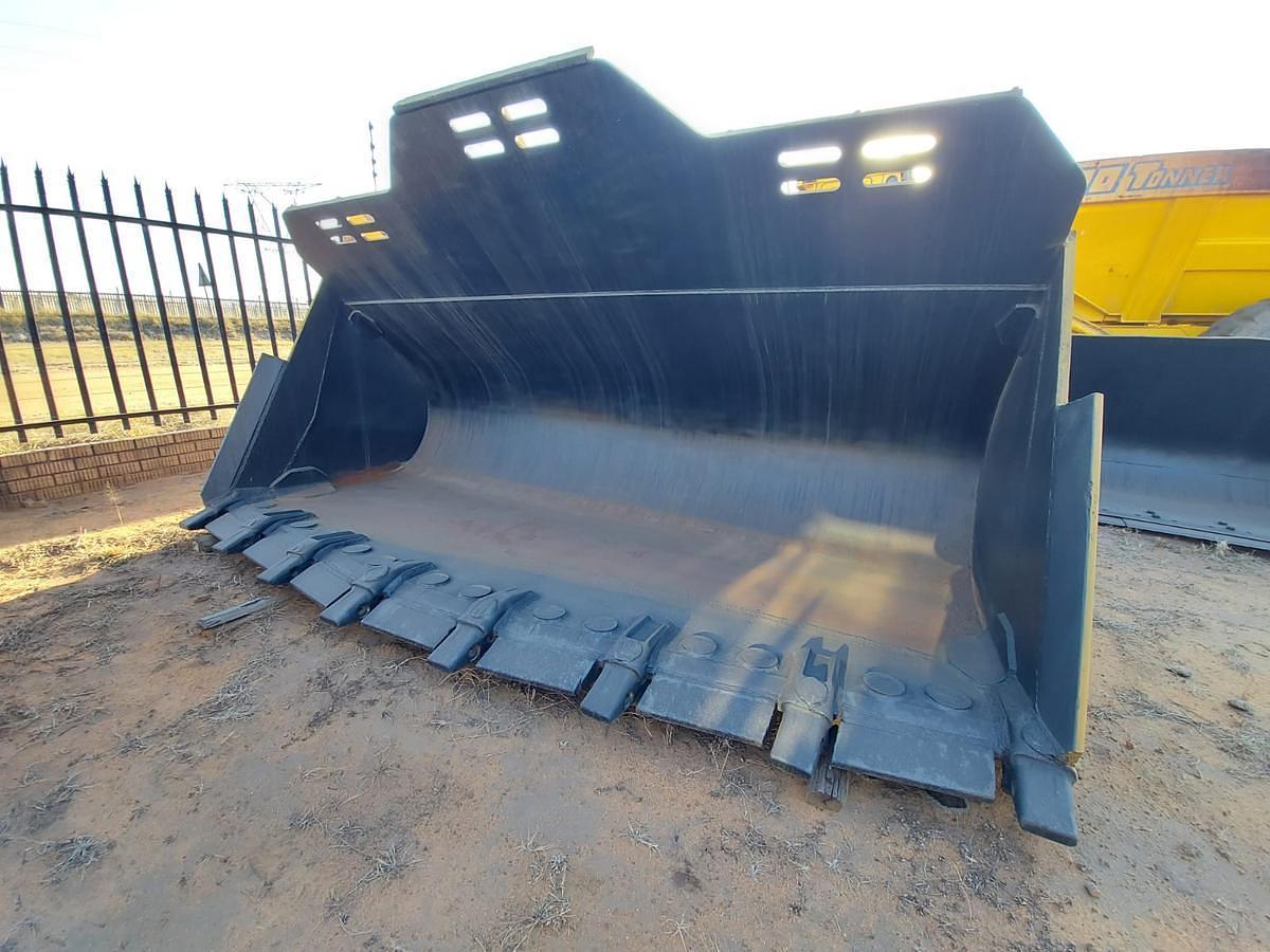 Used CAT 988 FRONT END LOADER BUCKET