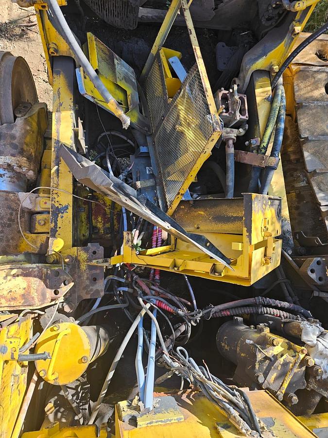 Used D375A KOMATSU DOZER (STRIPPING)