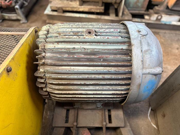 Used COMPAIR BELT DRIVEN COMPRESSOR (NOT TESTED)