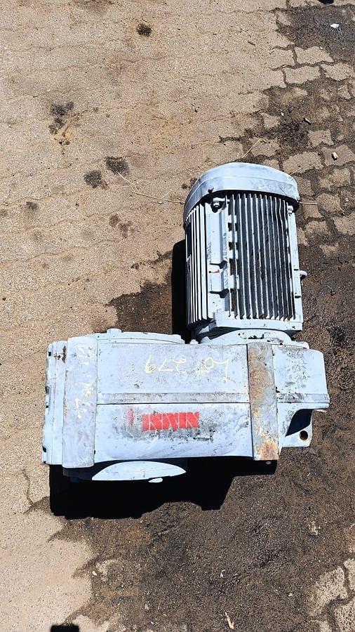 Used 13KW MOTOR WITH GEARBOX
