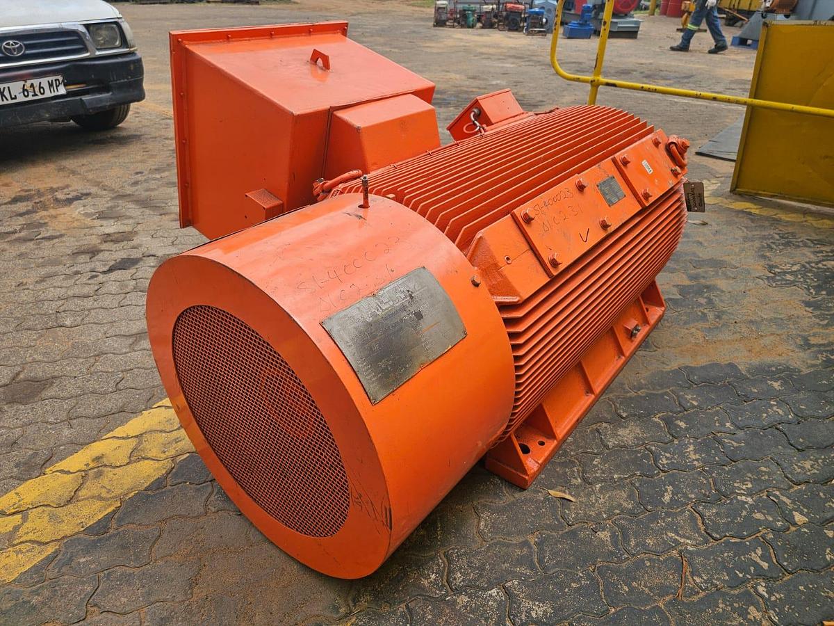 Used 350 KW SIEMENS ELECTRICAL MOTOR (VIBRATING MOTOR)(USED)