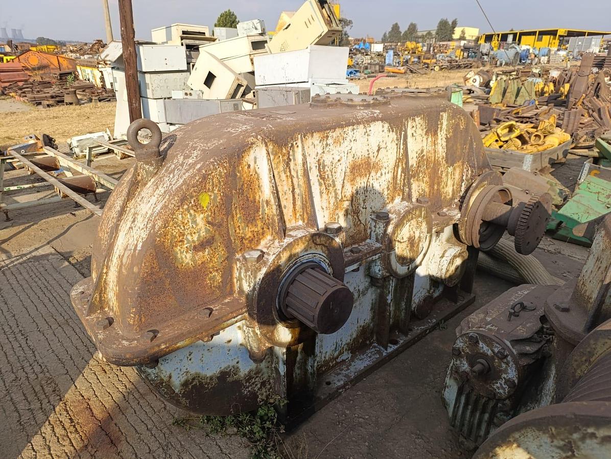 Used DEMAG GEARBOX