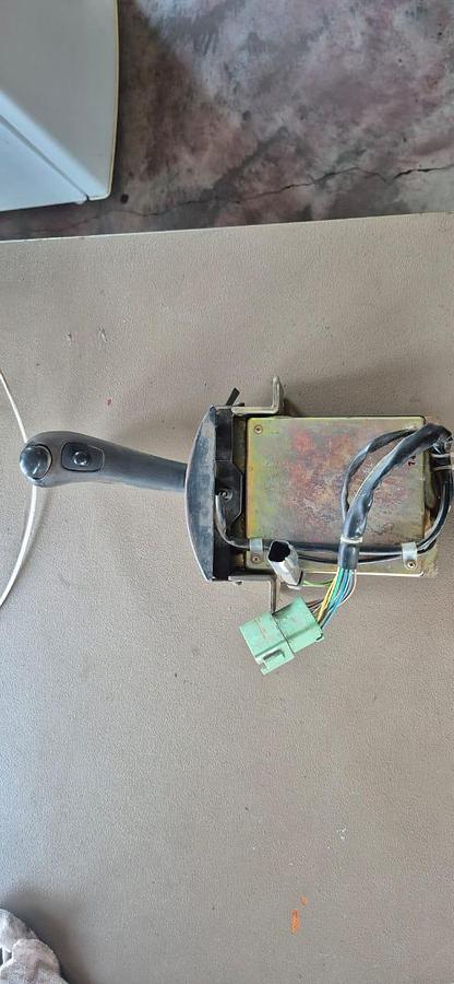 Used KOMATSU HM300-1 GEAT SELECTOR (USED)