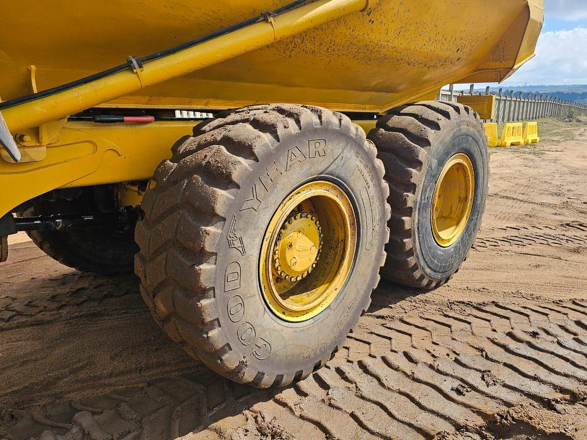 Used BELL B20D 6X4 ARTICULATED DUMP TRUCK