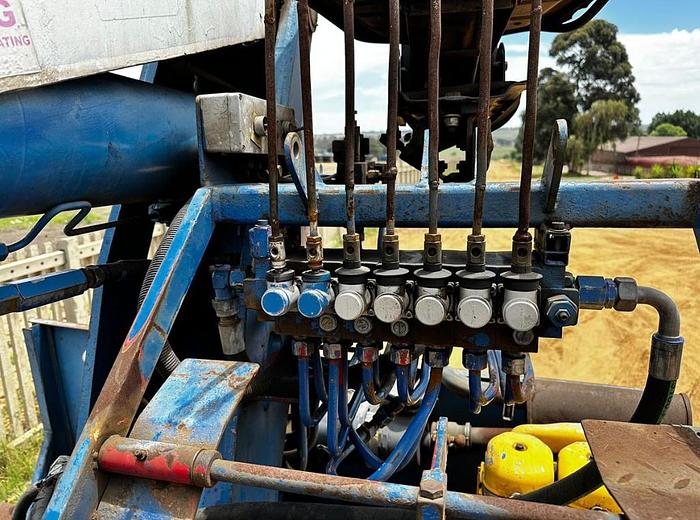 Used 1 X TRI-AXLE FLAT DECK TRAILER WITH KENNIS 3.2 TON DIESEL POWERED BRICK CRANE & GRAB (TRUCK NOT INCLUDED)