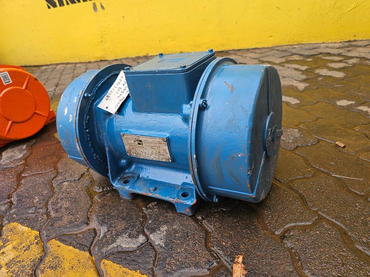 Used VIBRATING MOTOR (USED)