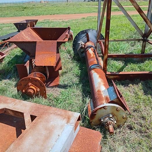 Used DRUM MIXER WITH SCREEN, 2 X SCREW CONVEYOR WITH PLATFORM STAND AND DRUM ROTATING BASE