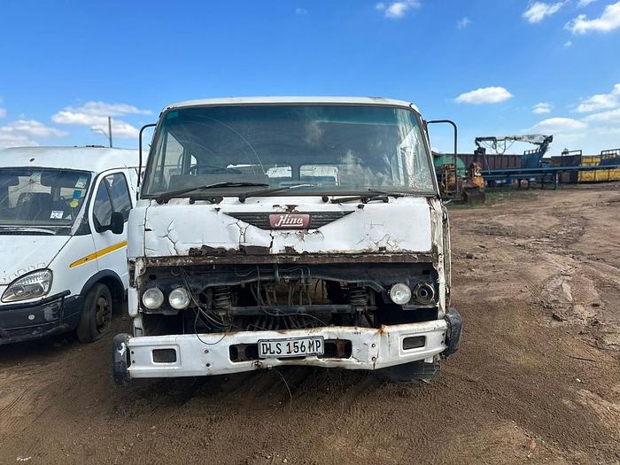 Used TOYOTA HINO TRUCK (STRIPPED) (NON-RUNNER)