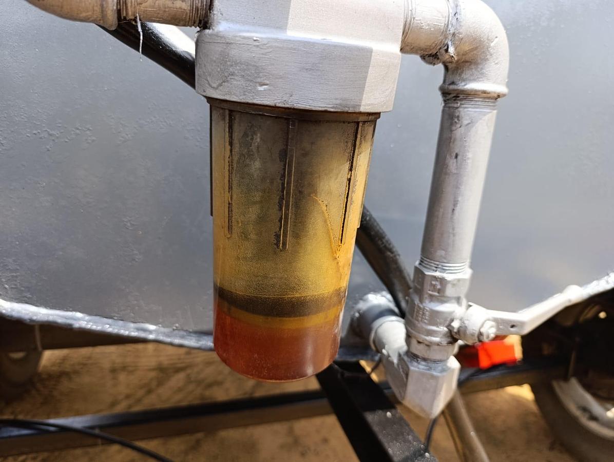 Used HEAVY DUTY 2500 LITRE DIESEL BOWSER TRAILER WITH PUMP & METER- USED CONDITION