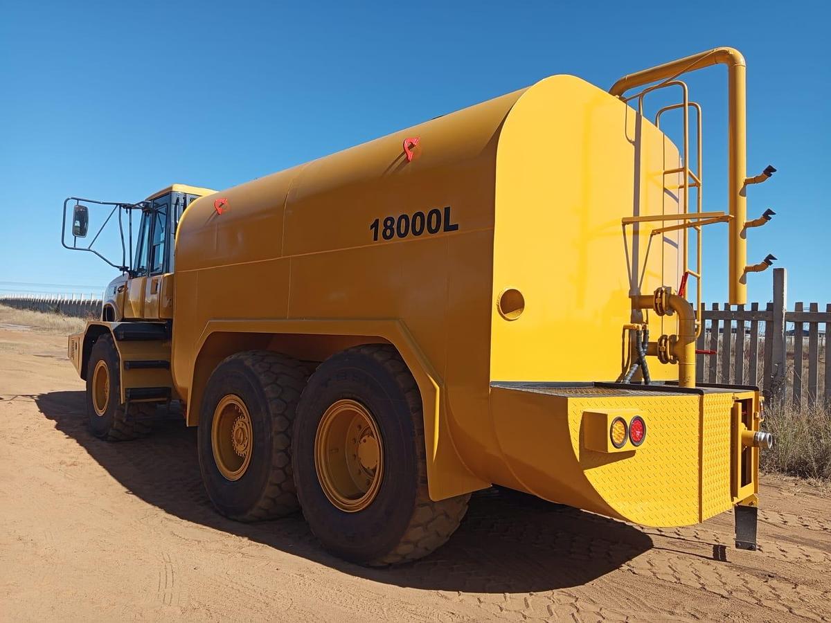 Used BELL B18D ARTICULATED WATER TANKER